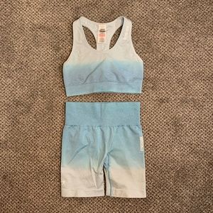 GYMSHARK ADAPT OMBRE SEAMLESS SET: BLUE/LIGHT BLUE